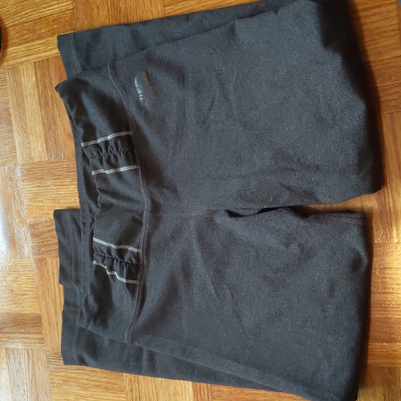 Grey North Face Motivation Crop Pants- Size XS - Picture 6 of 11